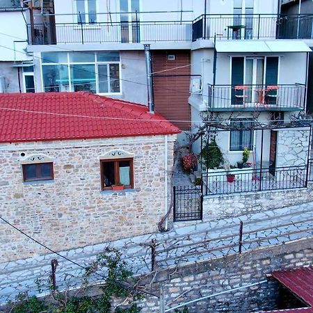Ferienwohnung Το Πέτρινο Της Γιαγιάς Μαρίκας Karpenísion Exterior foto