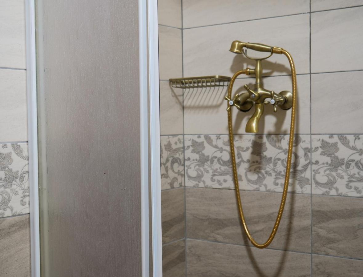 Ferienwohnung Το Πέτρινο Της Γιαγιάς Μαρίκας Karpenísion Exterior foto