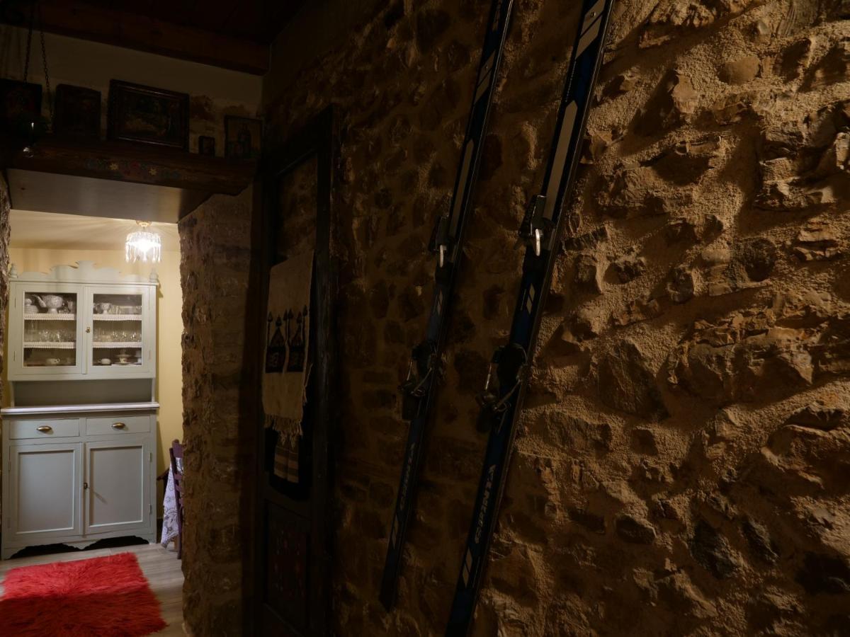 Ferienwohnung Το Πέτρινο Της Γιαγιάς Μαρίκας Karpenísion Exterior foto